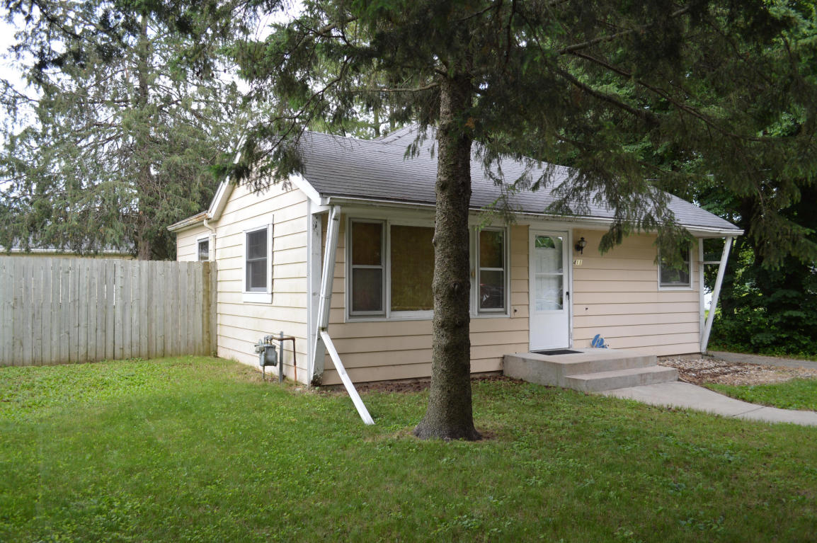 411 N Wright St, Delavan, WI 53115 photo 1