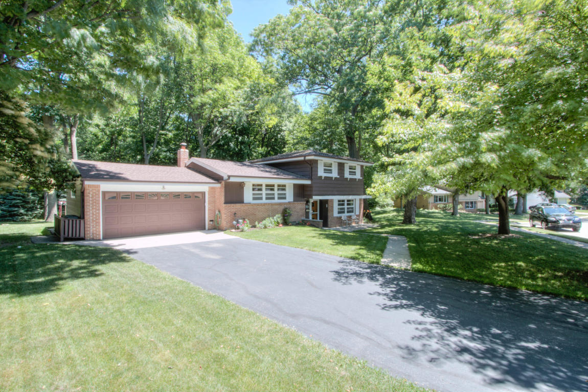 5710 Euston St, Greendale, WI 53129 photo 1