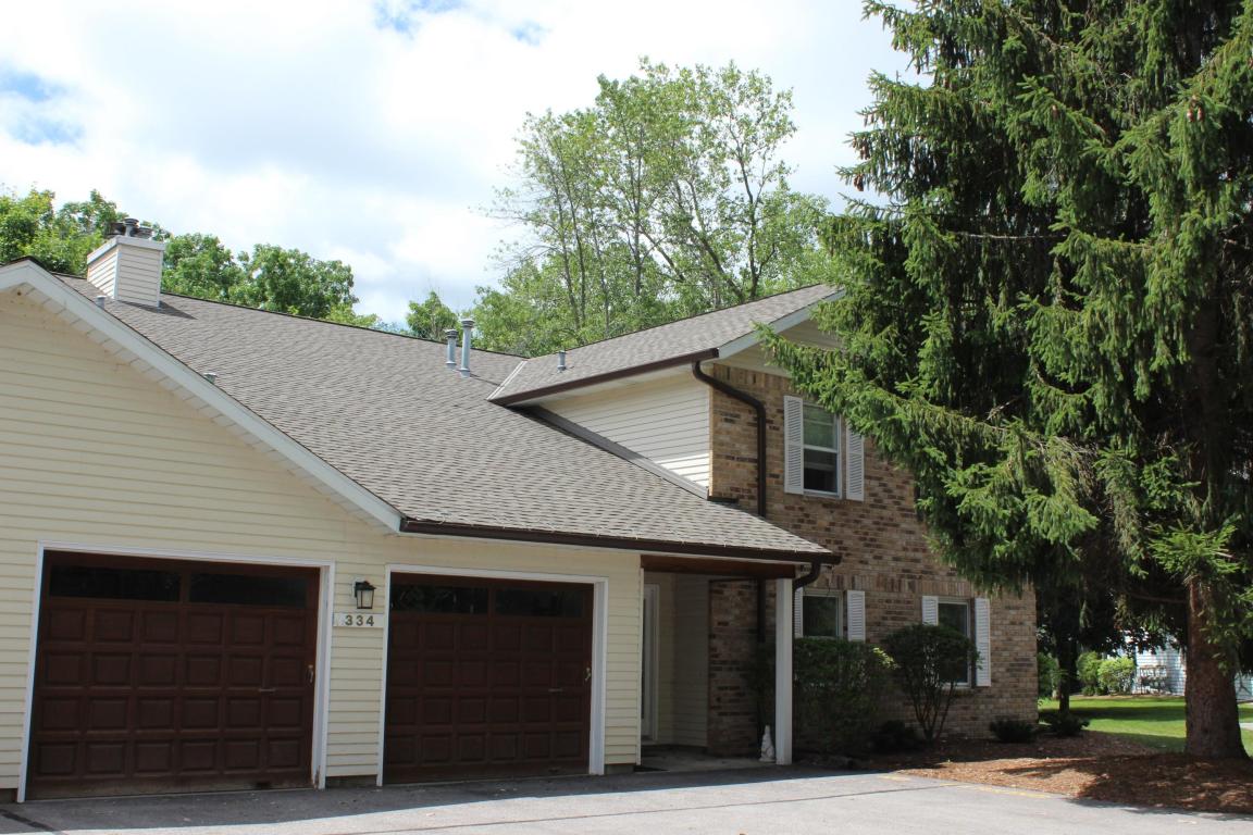 334 Riverview Dr #2, Delafield, WI 53018 photo 1