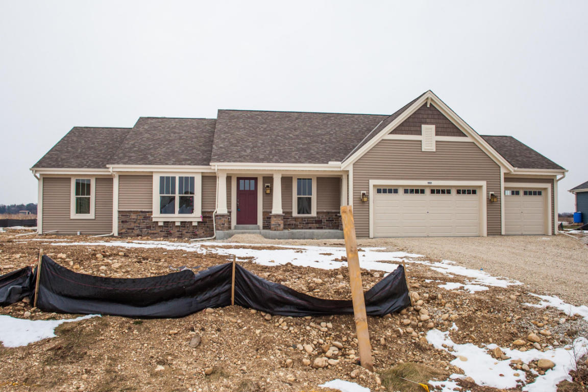 902 Newbury Dr, Eagle, WI 53119 photo 1