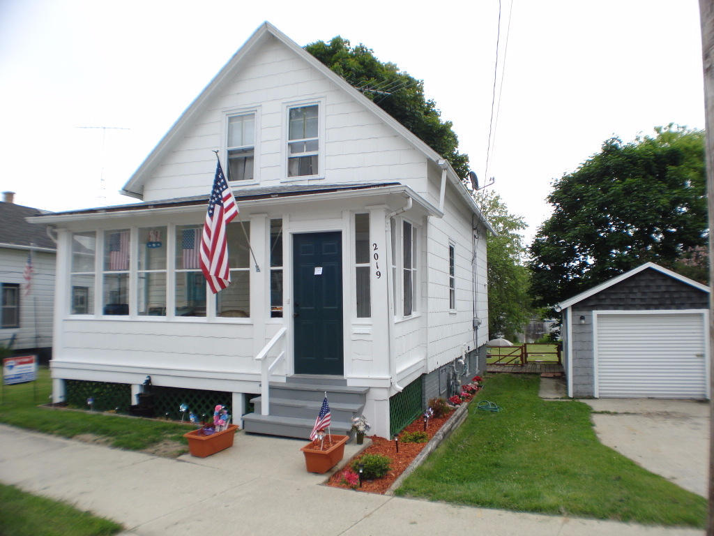 2019 E River St, Two Rivers, WI 54241 photo 1