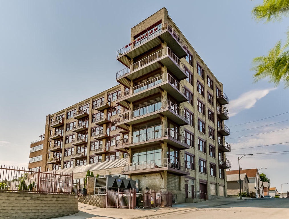 215 W Maple St #511, Milwaukee, WI 53204 photo 1