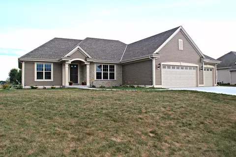 818 Sutton, Eagle, WI 53119 photo 1