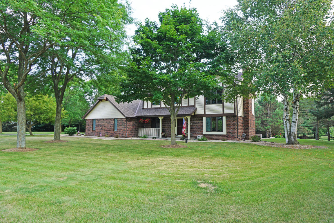 461 Belvedere, Richfield, WI 53017 photo 1