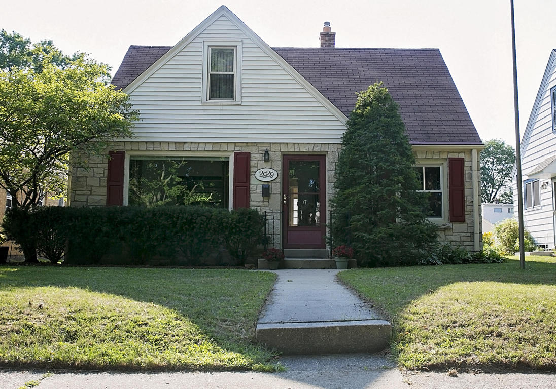 2929 N 79th St, Milwaukee, WI 53222 photo 1