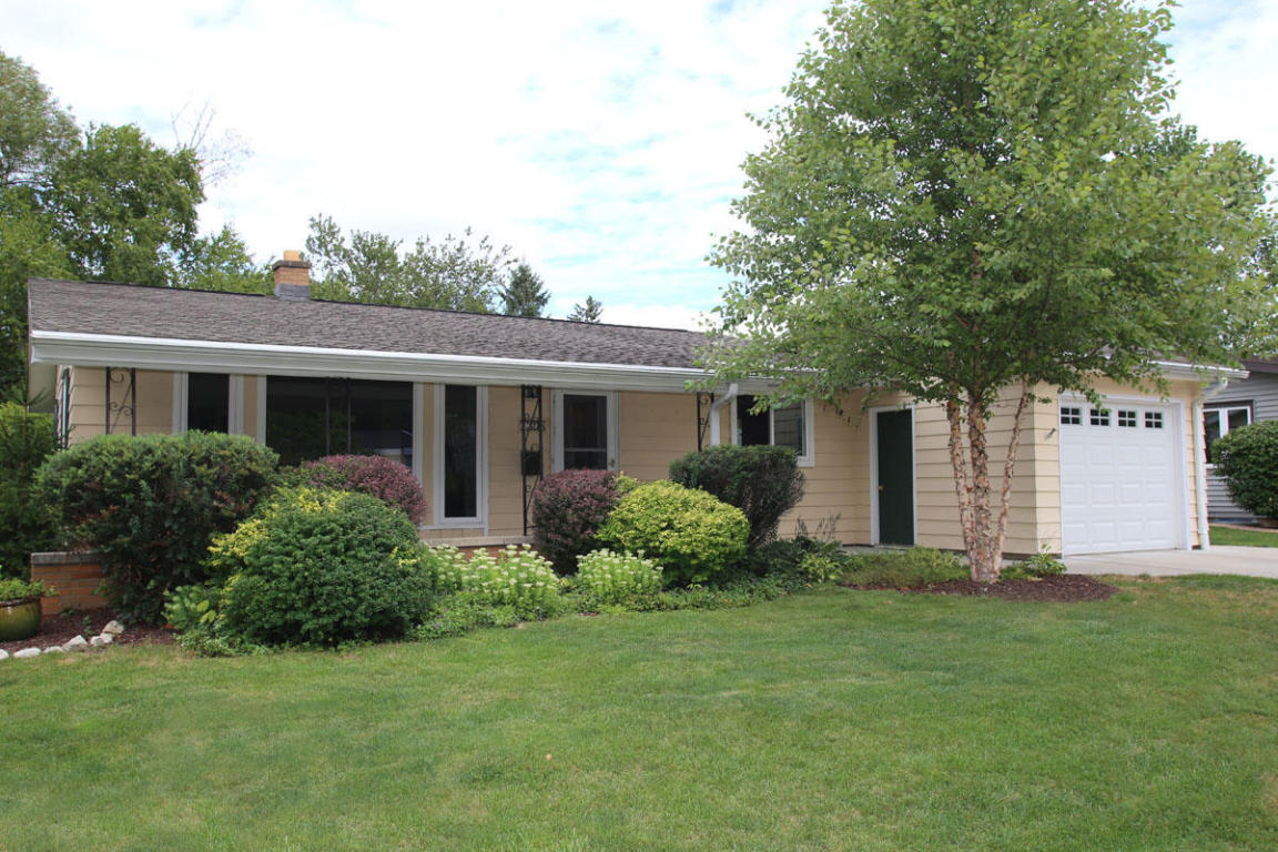 7308 Earl, Greendale, WI 53129 photo 1