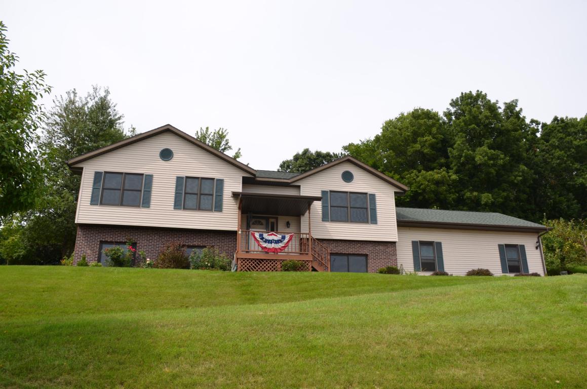 180 Eagles Bluff Rd, La Crescent, MN 55947 photo 1