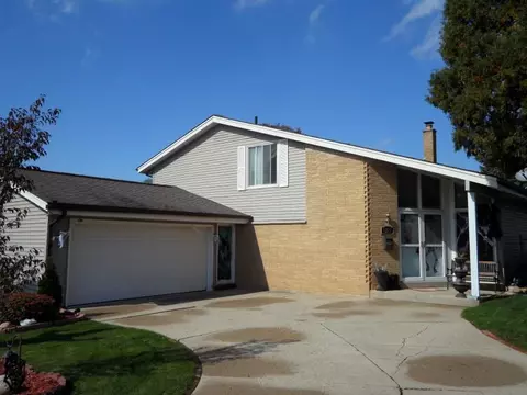 6288 Thorncrest, Greendale, WI 53129 photo 1