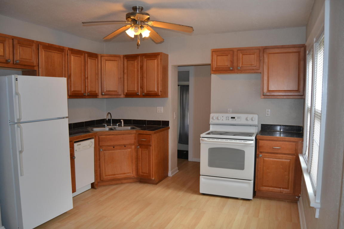 650 S 69th St, Milwaukee, WI 53214 photo 1