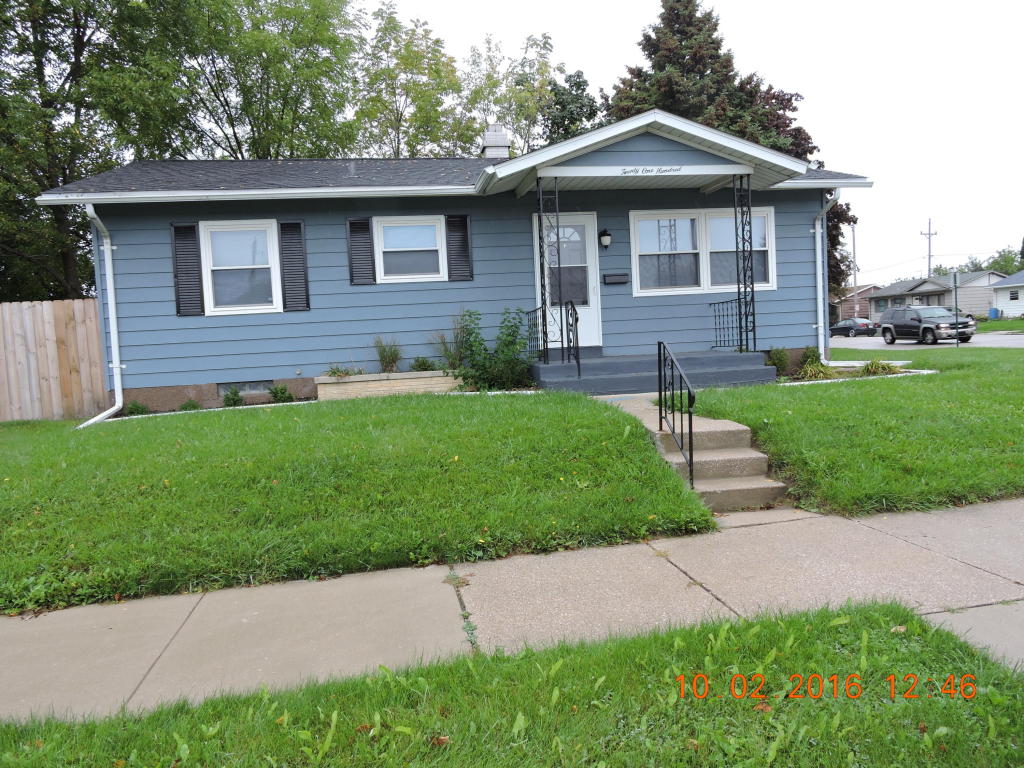 2100 English St, Racine, WI 53404 photo 1