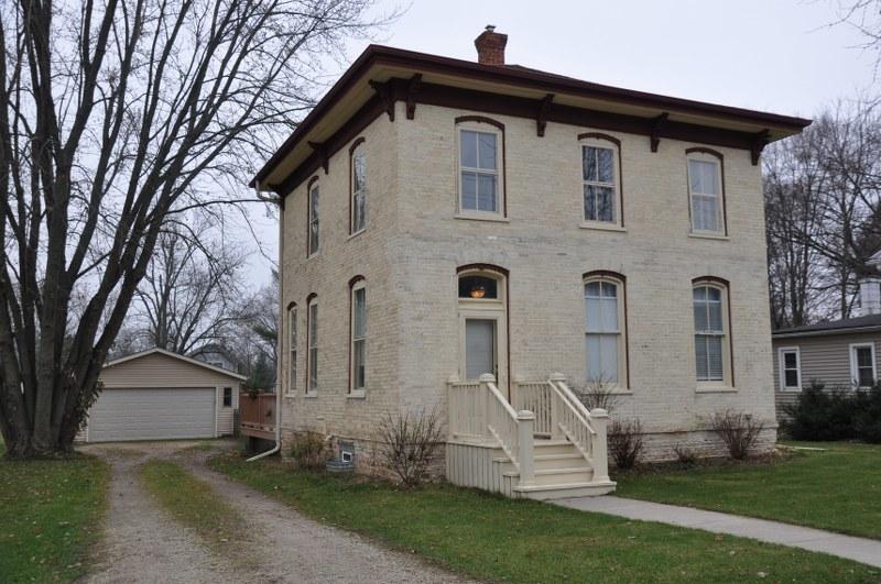 211 E Main St, Eagle, WI 53119 photo 1