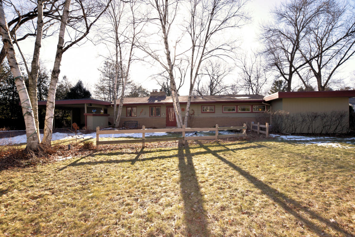 811 E Calumet Rd, Fox Point, WI 53217 photo 1