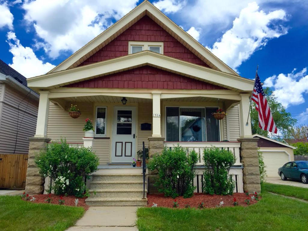1904 E Bennett, Milwaukee, WI 53207 photo 1