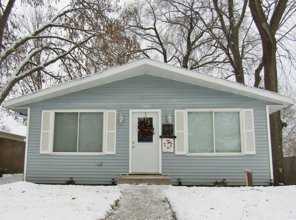 1404 La Crescent St, La Crosse, WI 54603 photo 1