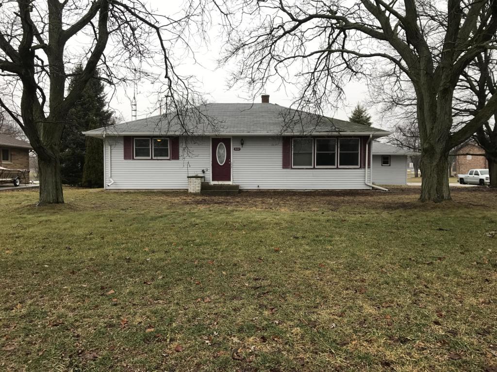 202 Macarthur Dr, Mukwonago, WI 53149 photo 1