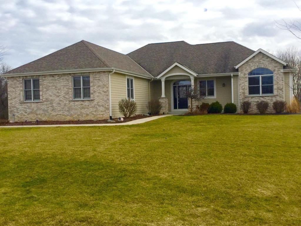 2238 Brookside Dr, Jackson, WI 53037 photo 1