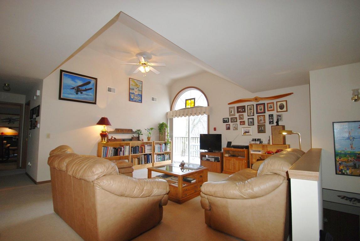 320 E Washington #6, Slinger, WI 53086 photo 1