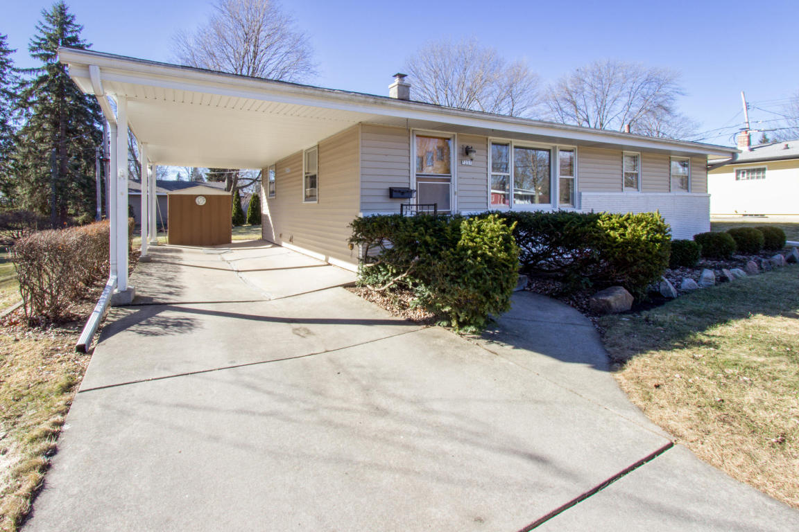 7237 Edgehill Rd, Greendale, WI 53129 photo 1