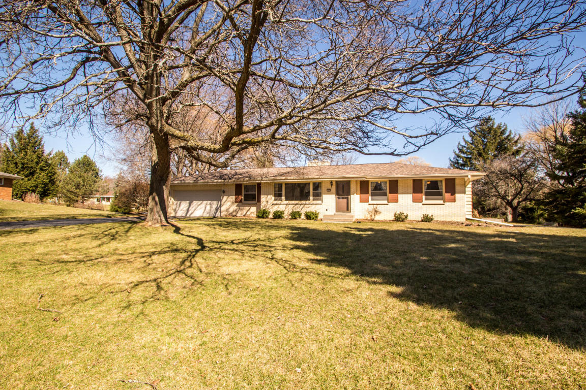 3020 Smith, Brookfield, WI 53005 photo 1