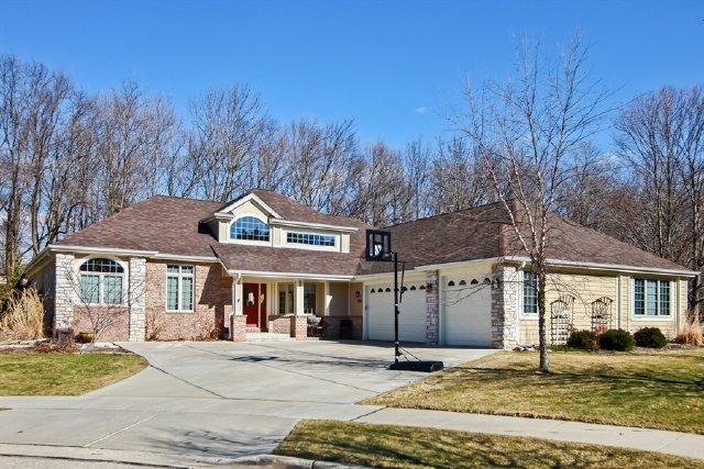 1044 Silverwood, West Bend, WI 53090 photo 1