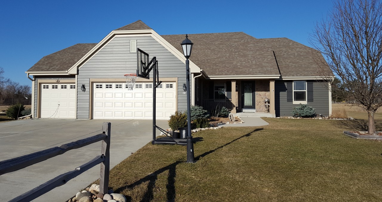 819 Sutton Dr, Eagle, WI 53119 photo 1