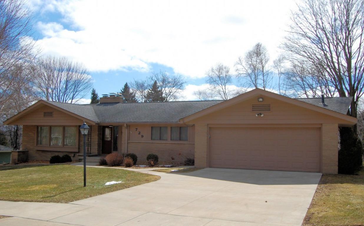 729 Spring, West Bend, WI 53095 photo 1