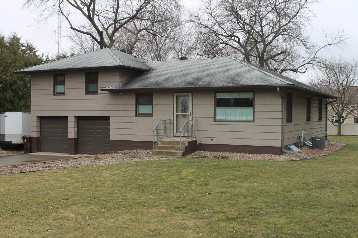 1951 E Main, Onalaska, WI 54650 photo 1