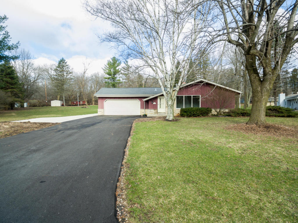 w215n10331 Beech, Colgate, WI 53017 photo 1