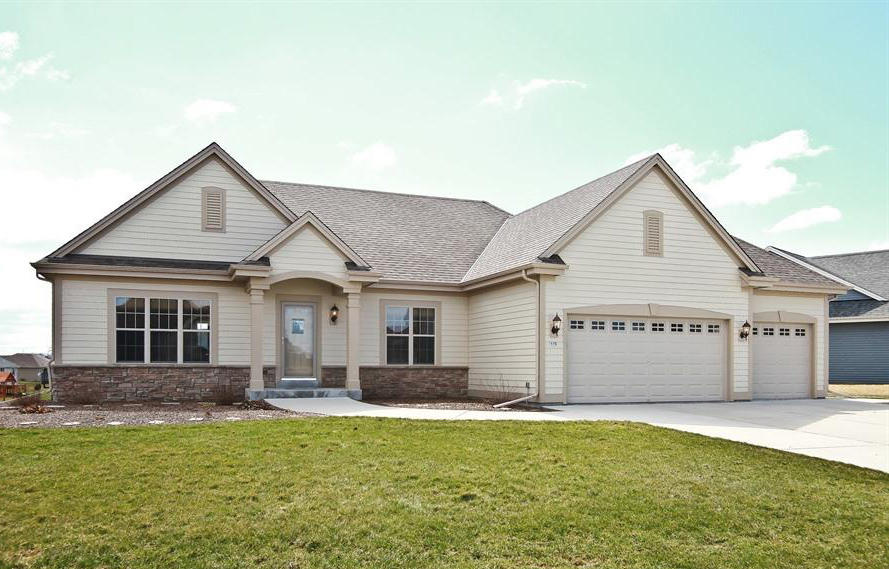 175 Countryside, Slinger, WI 53086 photo 1