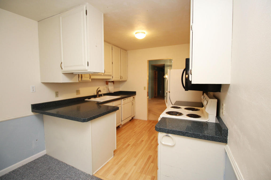 330 Riverview #4, Delafield, WI 53018 photo 1