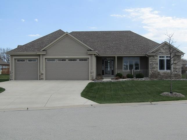 1371 E Prairie View Ct, Oak Creek, WI 53154 photo 1
