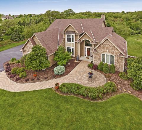 185 Steeple Pointe, Delafield, WI 53018 photo 1