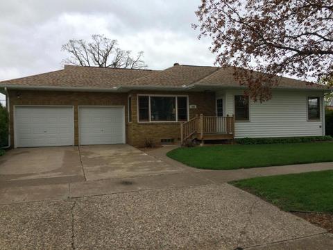 428 S 6th St, La Crescent, MN 55947 photo 1