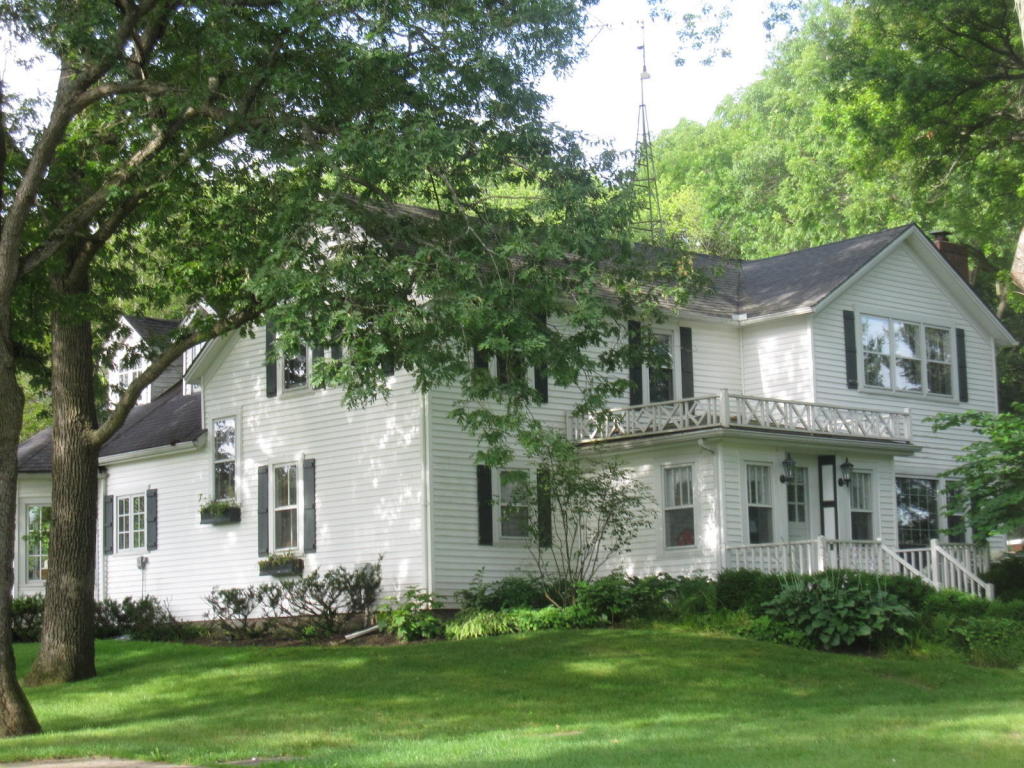 5853 Spring Valley Rd, Burlington, WI 53105 photo 1