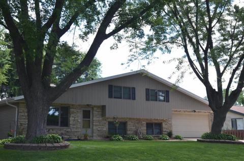 1229 Christopher Ct, Oconomowoc, WI 53066 photo 1
