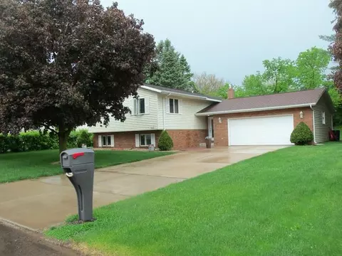 1522 Hoffman, Onalaska, WI 54650 photo 1