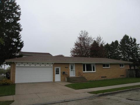 1304 Buchholz St, Two Rivers, WI 54241 photo 1