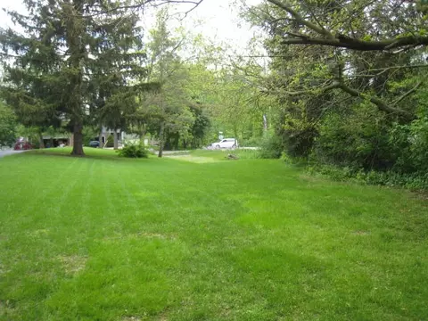 824 Main, Delafield, WI 53018 photo 1