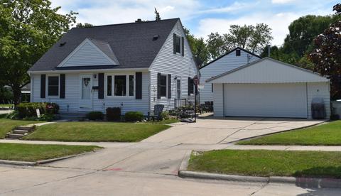 6161 W Stack Ct, Milwaukee, WI 53219 photo 1