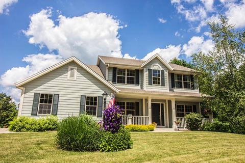 321 Kames, Slinger, WI 53086 photo 1