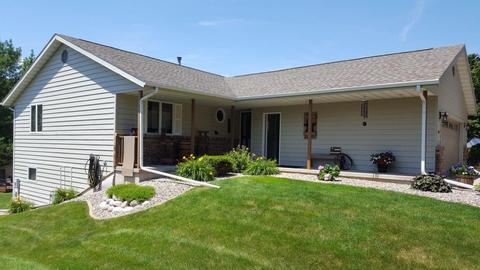 313 Regent Dr, La Crescent, MN 55947 photo 1