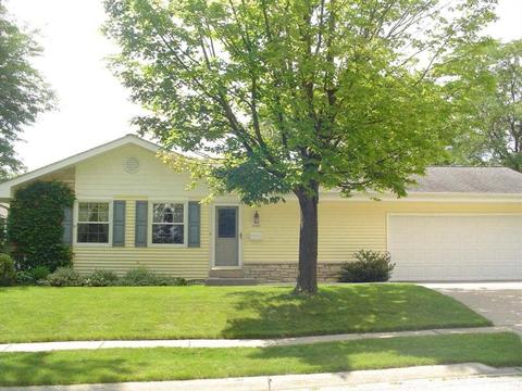 4949 Steeple, Greendale, WI 53129 photo 1