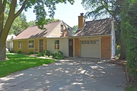 7614 N Seneca, Fox Point, WI 53217 photo 1