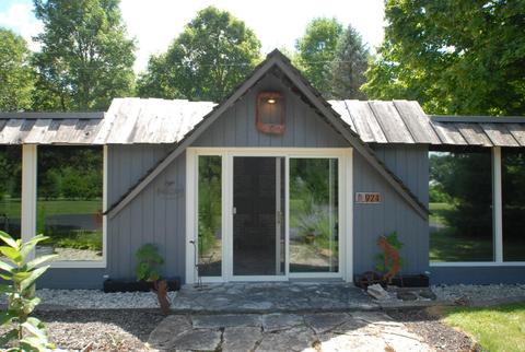 924 Oconobanks, Colgate, WI 53017 photo 1
