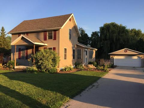946 E Madison, Waterloo, WI 53594 photo 1