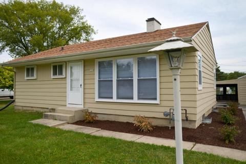 7204 S 37th Pl, Franklin, WI 53132 photo 1