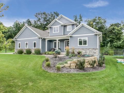2464 Harmony Pt, Onalaska, WI 54650 photo 1