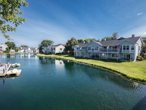 8369 S 76th St, Franklin, WI 53132 photo 1