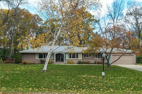 426 E Apple Tree Rd, Fox Point, WI 53217 photo 1