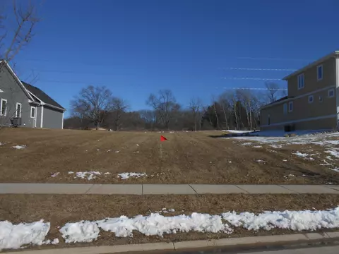 506 Bleeker, Delafield, WI 53018 photo 1